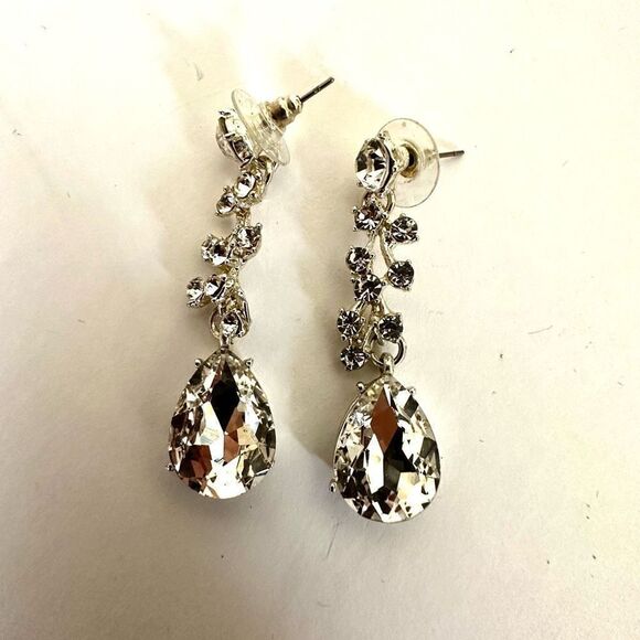 Rhinestone drop post earrings - Picture 5 of 6